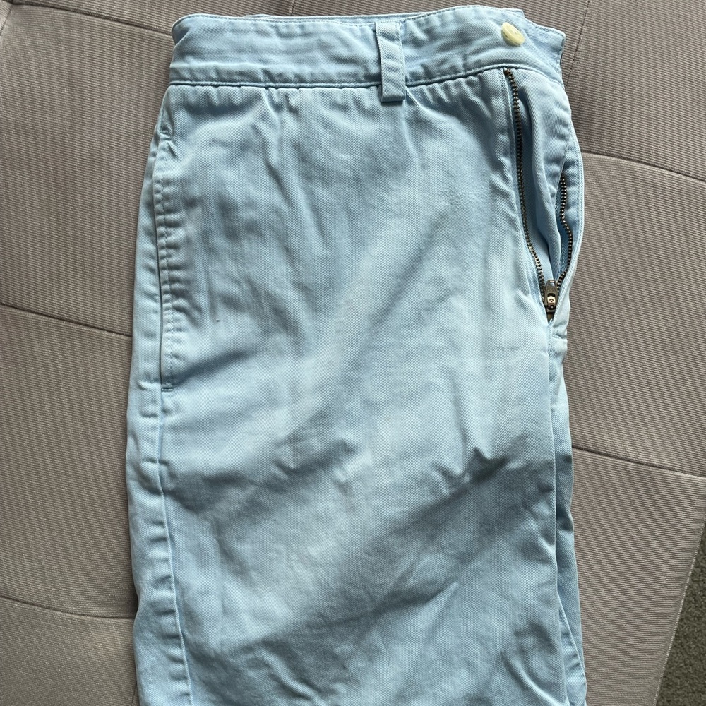 Vineyard vines light blue club shorts